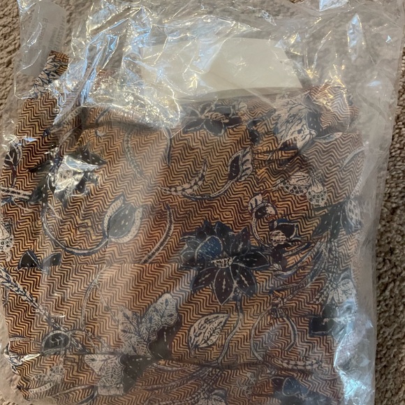 Trula coverup in “Oleander” - Picture 4 of 5